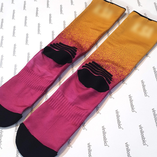 Calcetines técnicos deportivos personalizados con tu nombre – Pack de 1 par – Transpirables y cómodos (4)